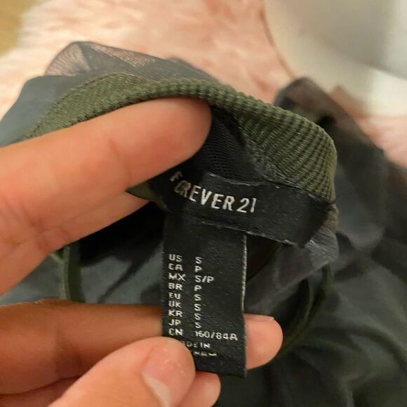 Olive green laced dress - Picture 5 of 6